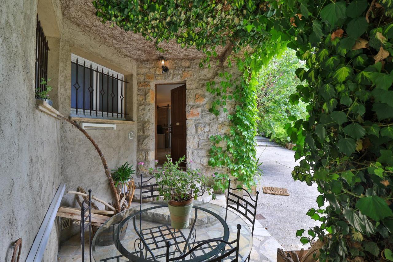 Bed and Breakfast Le Mazet De Tourrettes Esterno foto